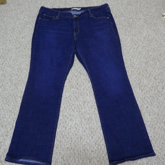 Levi's Women's Plus Size Classic Bootcut Jeans Dark Wash Size 20W Med Stretch - Picture 3 of 11